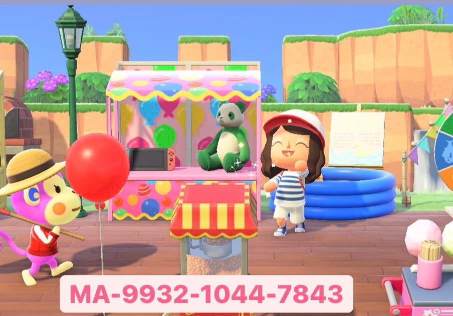 Animal Crossing I make little ballon in the background for